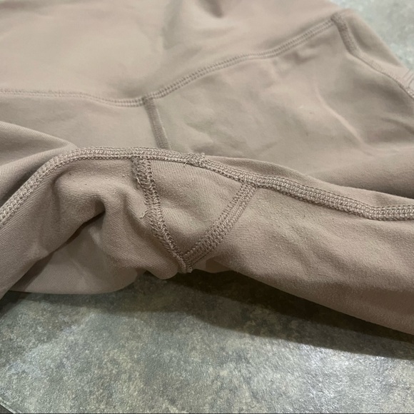 Alo Yoga Block Mesh Stripe Side Detail High Waist Leggings Beige Sz XS Outdoor - Picture 12 of 12